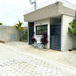 Casa à venda com 2 quartos, sendo 1 suíte, no condomínio Figueiras, Atibaia - SP