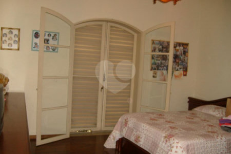 Casa à venda ou para alugar com 4 quartos, sendo 2 suítes,  no Centro, Vinhedo, SP