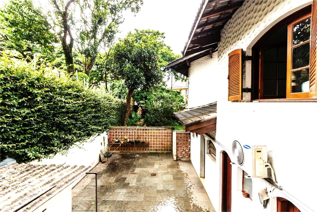 Casa à venda com 4 quartos, sendo 1 suíte,  em Jardim das Bandeiras, São Paulo, SP