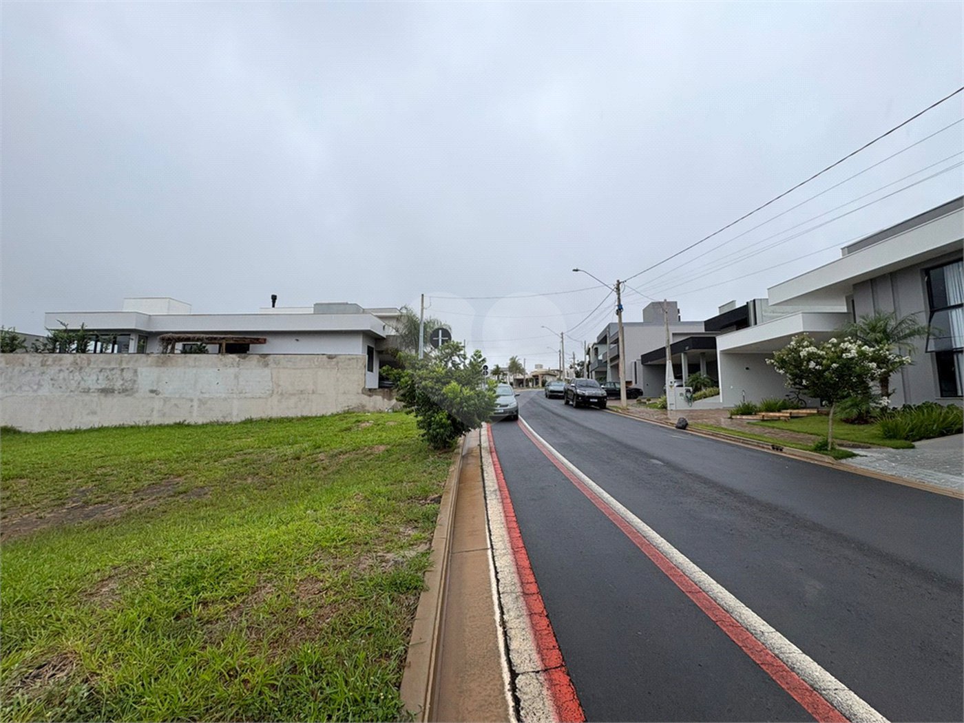 Lote à venda no Condomínio Village Damha IV