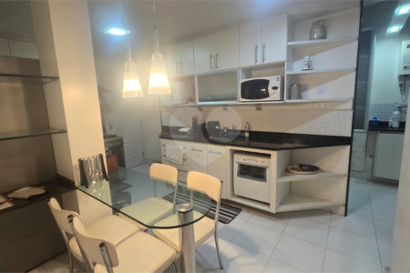 Apartamento à venda com 3 quartos, sendo 1 suíte, em Copacabana, Rio de Janeiro, RJ