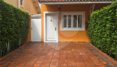 Casa à venda com 3 quartos, sendo 1 suíte,  no condomínio Vilagio Viccino, São Paulo - SP