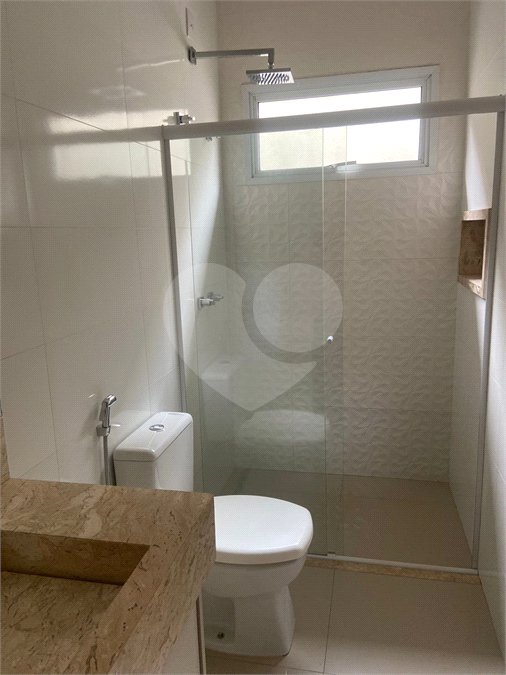 Casa à venda ou para alugar com 3 suítes no condomínio Portal das Tipuanas, Araraquara - SP