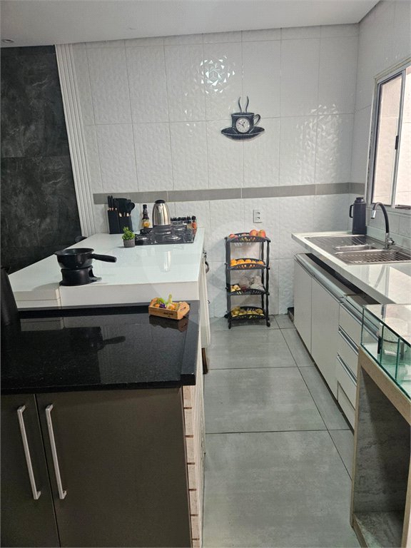 Casa à venda com 3 quartos, sendo 1 suíte,  no condomínio Residencial Rubi, Mogi das Cruzes - SP