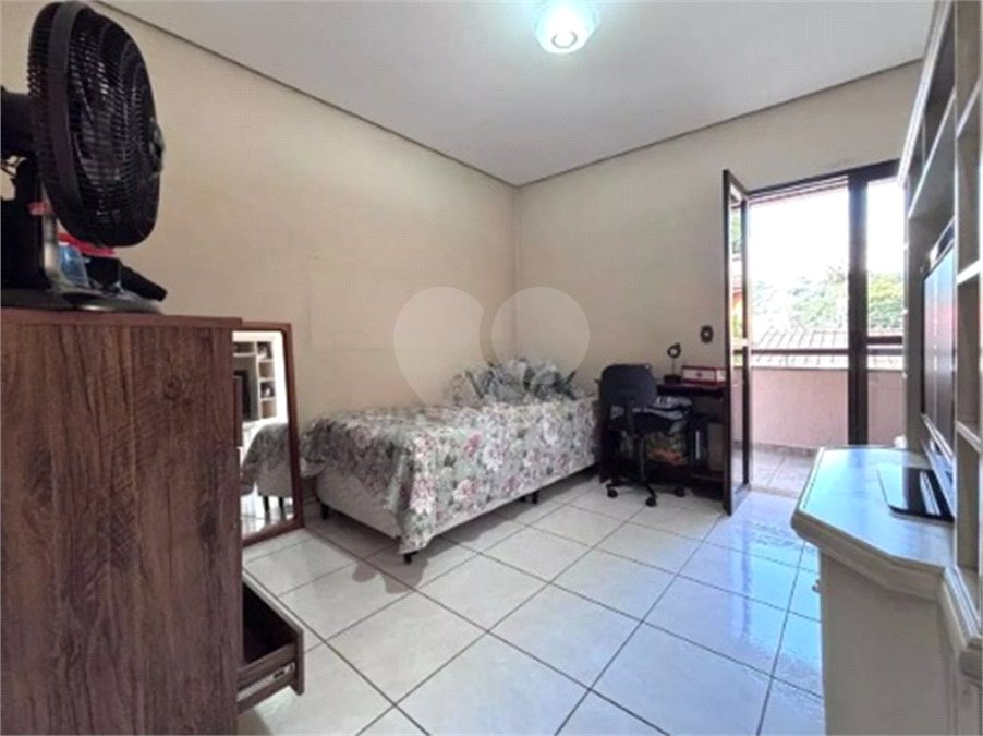 Sobrado à venda ou para alugar com 3 quartos, sendo 1 suíte,  em Jardim Maria Helena, Guarulhos, SP