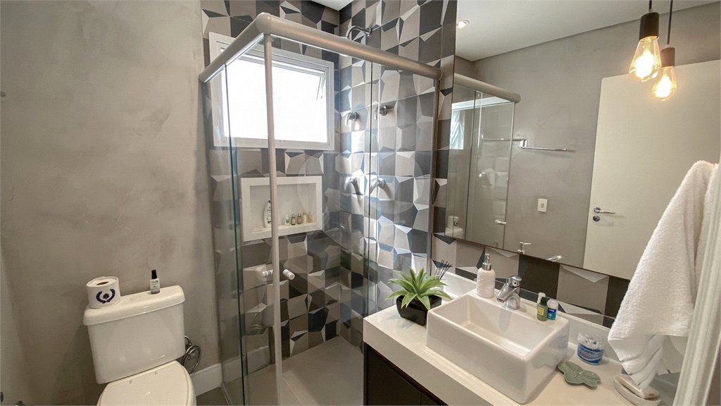Casa à venda com 4 quartos, sendo 3 suítes, no condomínio Brisa Verde, São Paulo - SP