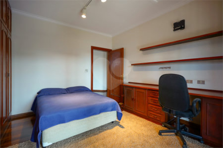Casa à venda com 4 quartos, sendo 2 suítes, em Interlagos, São Paulo, SP
