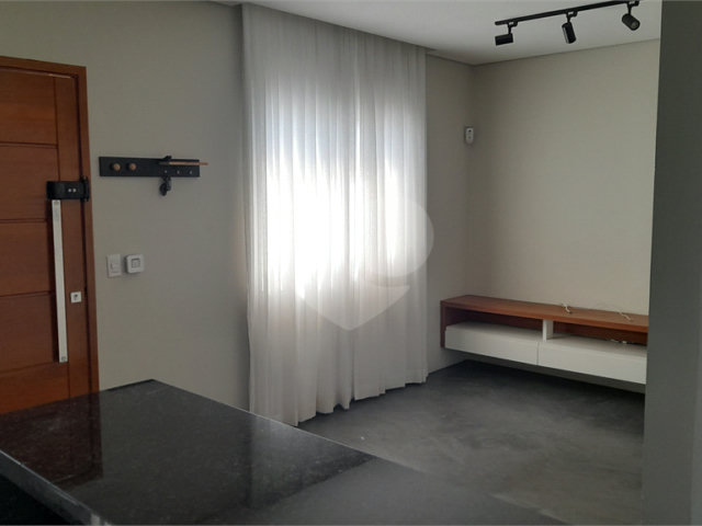 Casa à venda com 2 suítes no condomínio Residencial Matos, São Paulo - SP