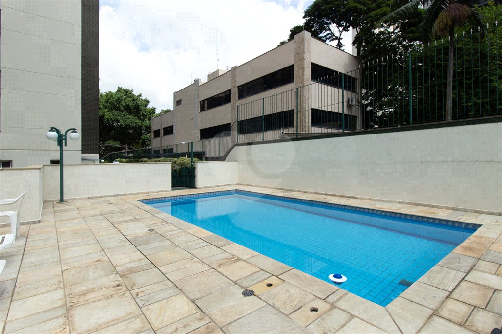 Apartamento a venda no Campo Belo, 192 M², 3 suites, 3 vagas, lazer e próximo ao metrô