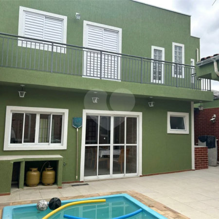 Excelente Sobrado à venda no Planalto - 5 Quartos/4 Suítes/2 Vagas na garagem