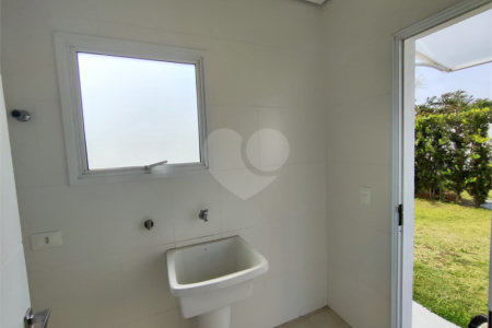 Casa de Vila à venda com 3 quartos, sendo 1 suíte, em Loteamento Jardim Morumbi, Atibaia, SP