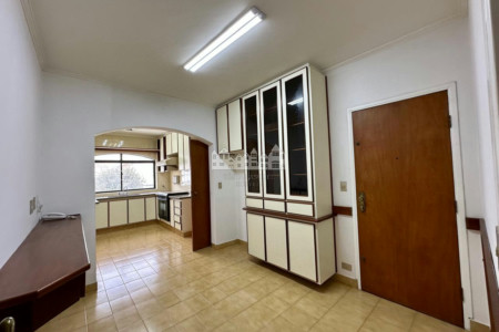 Apartamento à venda ou para alugar com 4 quartos, sendo 3 suítes, no Centro, Atibaia, SP