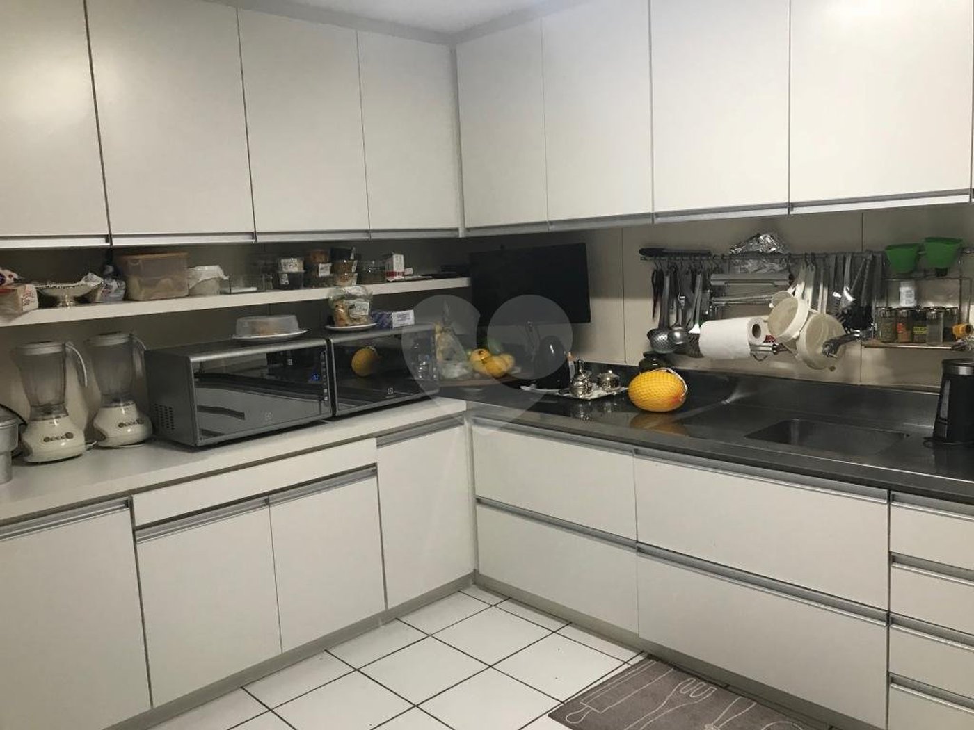 Casa à venda com 5 quartos, sendo 2 suítes,  em Jardim Everest, São Paulo, SP