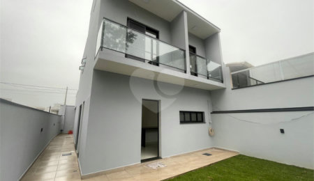 Sobrado à venda com 3 quartos, sendo 1 suíte,  em Villa Di Cesar, Mogi das Cruzes, SP