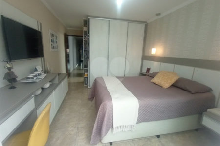 Sobrado à venda com 3 quartos, sendo 1 suíte, em Vila Gustavo, São Paulo, SP