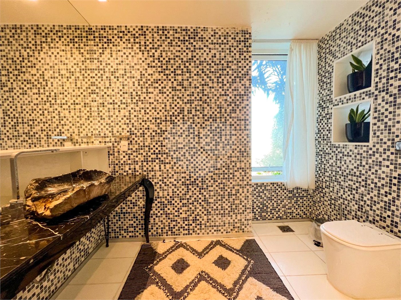 Casa à venda ou para alugar com 5 suítes em Joá, Rio de Janeiro, RJ