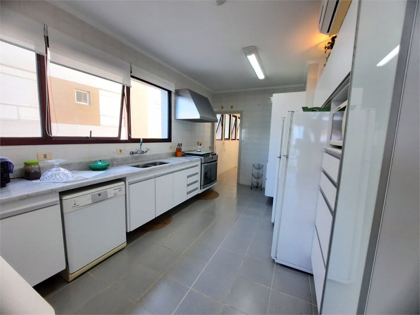 Apartamento com 3 dormitórios à venda, 179 m² por R$ 3.800.000,00 - Pitangueiras - Guarujá/SP
