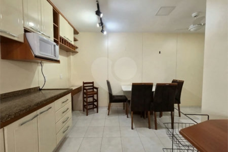 Apartamento à venda com 2 quartos, sendo 1 suíte,  em Laranjeiras, Rio de Janeiro, RJ