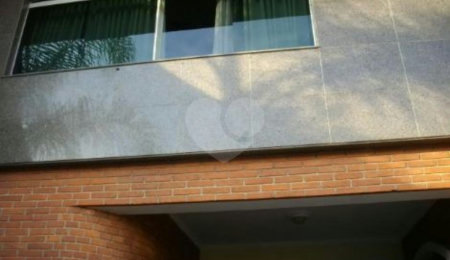 Sobrado à venda com 4 quartos, sendo 2 suítes,  em Carandiru, São Paulo, SP