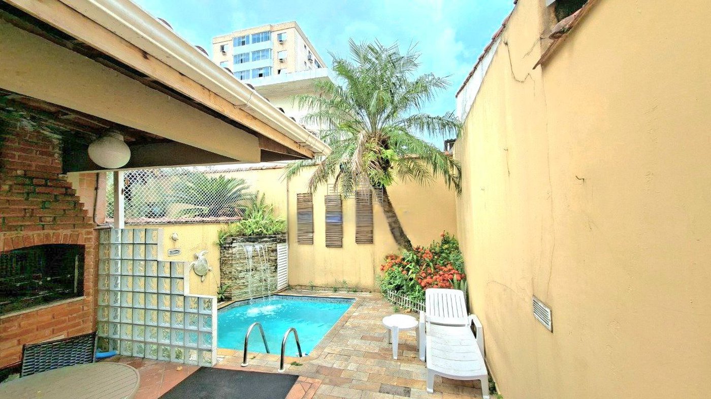 Casa com 3 dormitórios à venda, 182 m² por R$ 1.390.000,00 - Campo Grande - Santos/SP