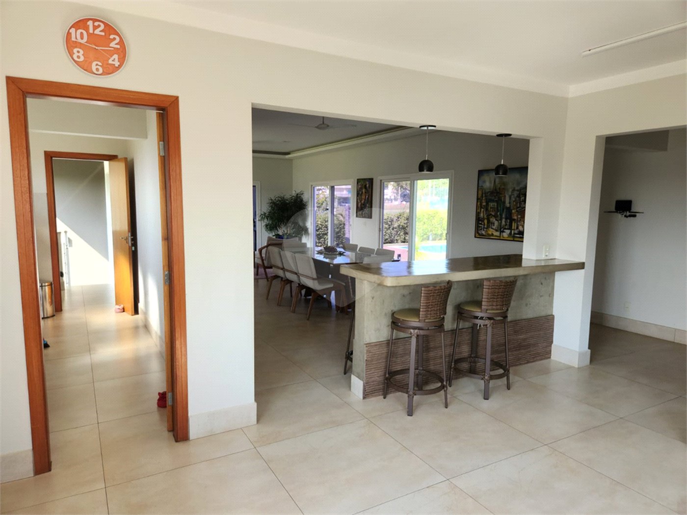 Casa à venda com 4 quartos, sendo 3 suítes, no condomínio Terras de Mont Serrat, Salto - SP