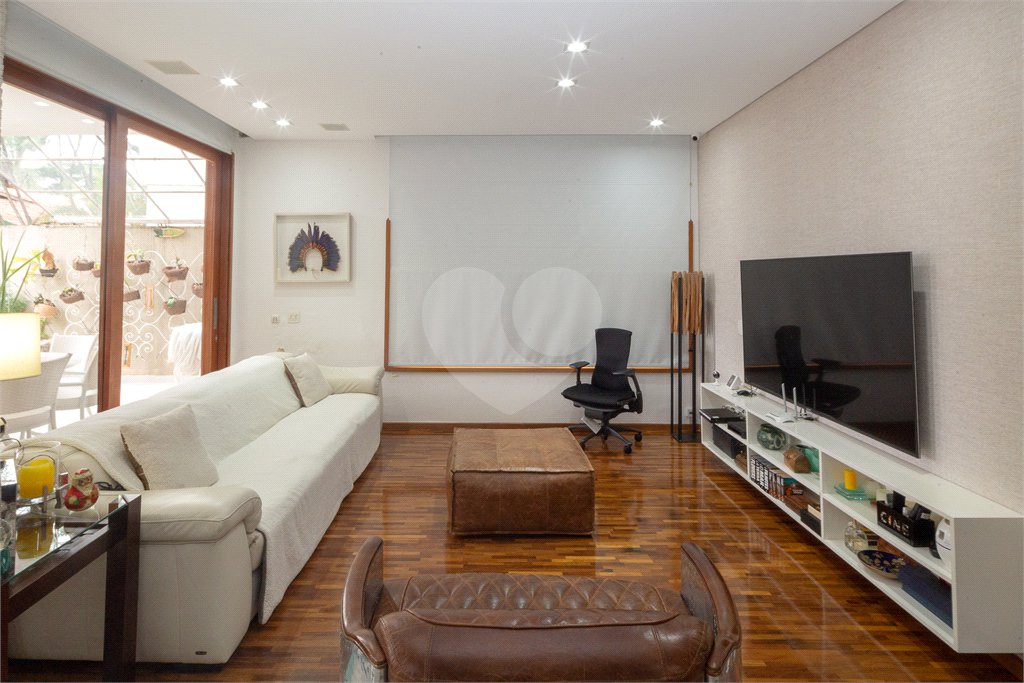 Casa à venda com 3 suítes em Brooklin, São Paulo, SP