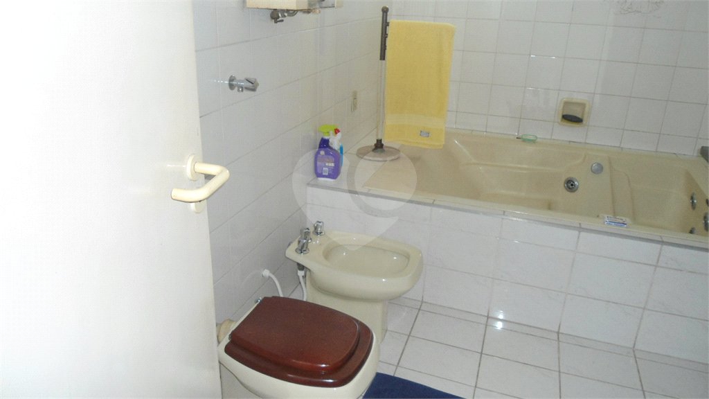 Sobrado à venda ou para alugar com 3 suítes em Vila Mascote, São Paulo, SP