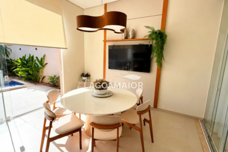 Casa à venda com 3 quartos, sendo 3 suítes, em Santos Dumont, Três Lagoas - MS