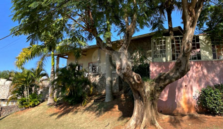 Casa à venda com 4 quartos, sendo 3 suítes, no condomínio Terras de Santa Teresa, Itupeva - SP