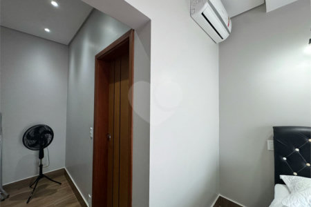 Casa à venda com 4 quartos, sendo 1 suíte,  no condomínio Condomíno Helena Maria, Sorocaba - SP