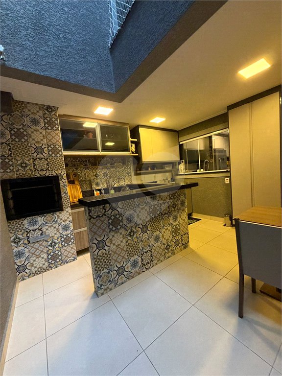 Casa à venda com 3 suítes em Vila Comercial, São Paulo, SP