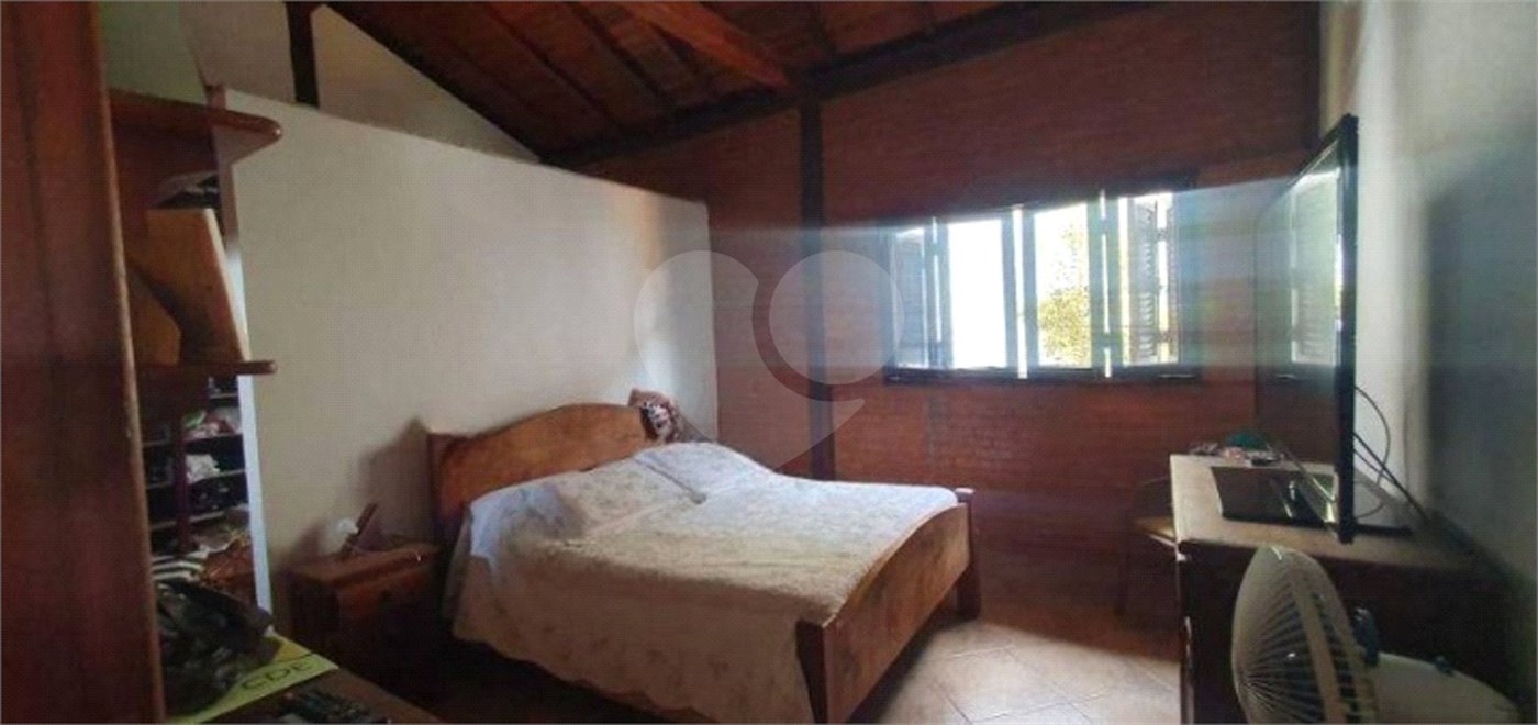 Casa à venda com 3 quartos, sendo 1 suíte, no condomínio Terras de São Francisco, Vinhedo - SP