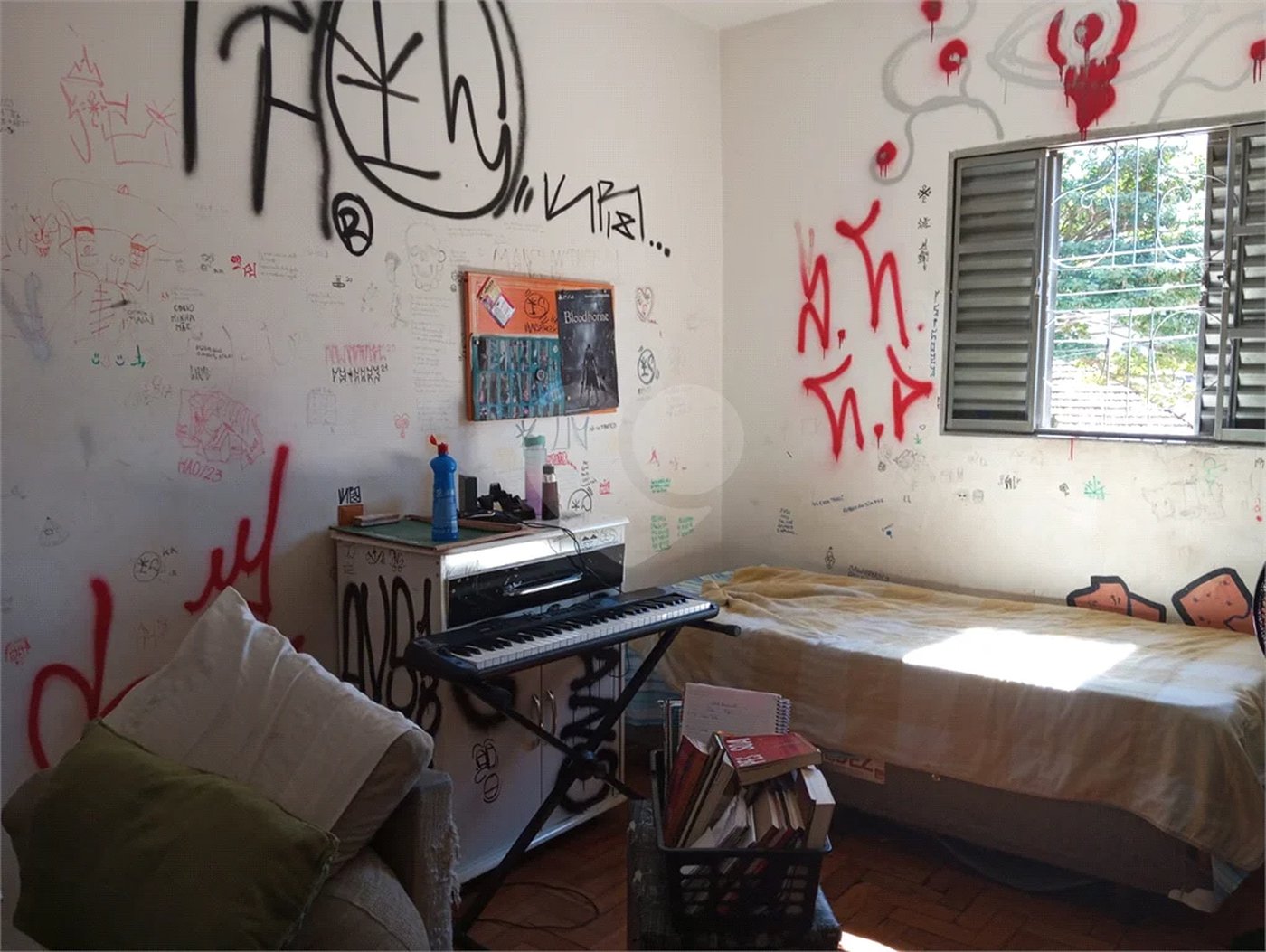Terreno á venda com 2 casas na Vila Rosália, Guarulhos, SP.