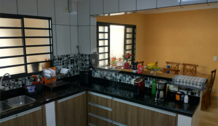 Sobrado à venda com 3 quartos, sendo 1 suíte, em Tremembé, São Paulo, SP