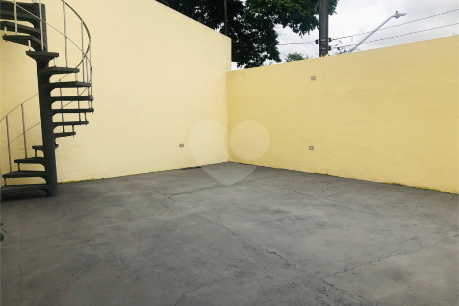 Sobrado à venda com 3 quartos, sendo 1 suíte, em Vila Romero, São Paulo, SP