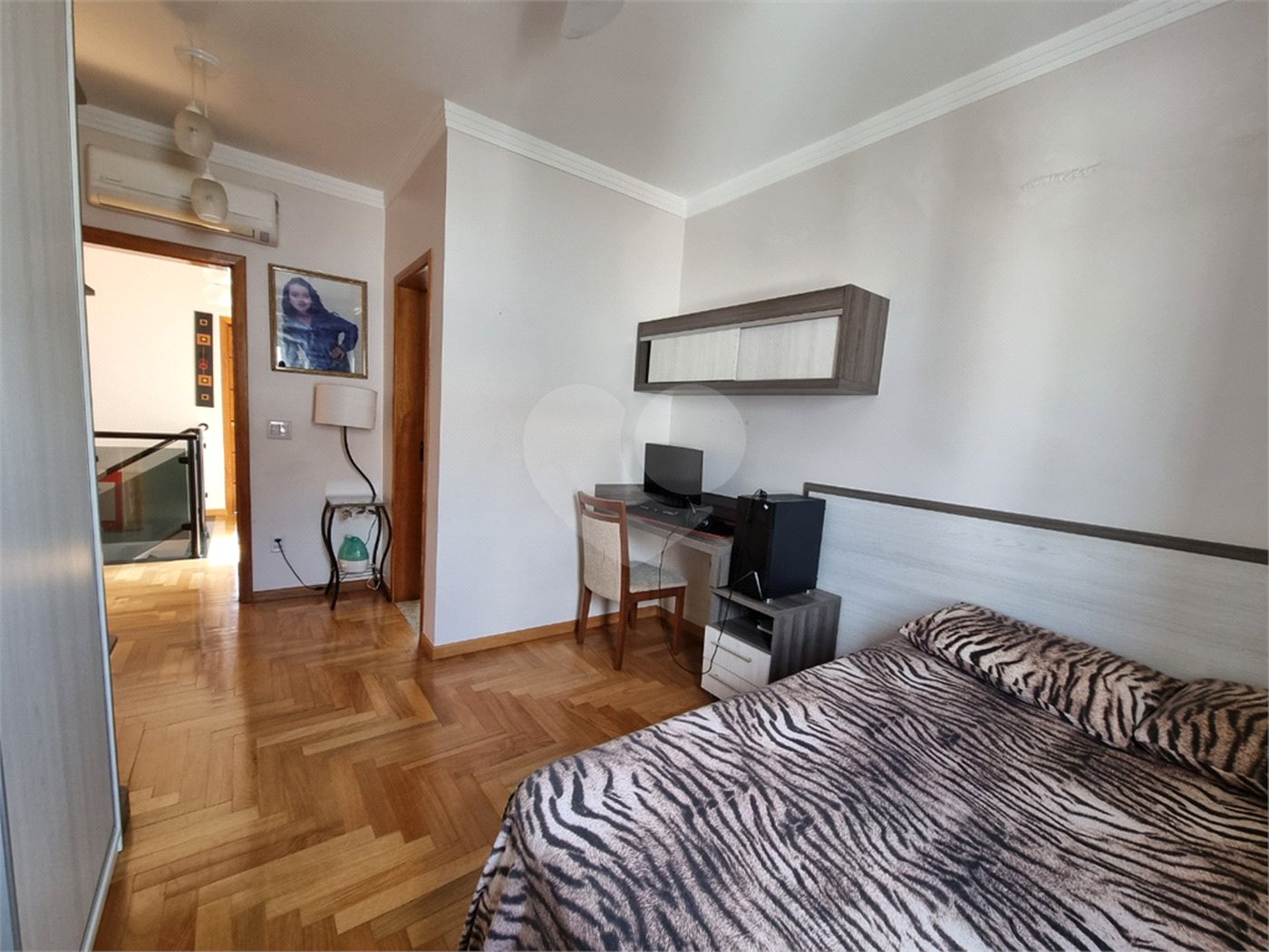 Casa à venda com 3 suítes no condomínio Horto Florestal I, Sorocaba - SP