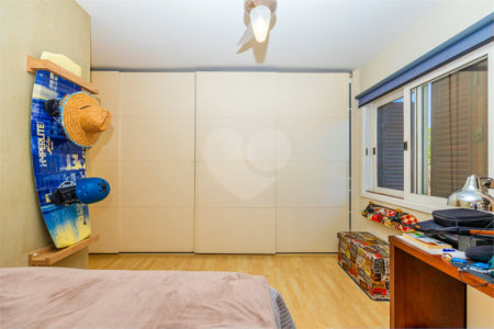 Casa à venda com 4 quartos, sendo 3 suítes, em Interlagos, São Paulo, SP