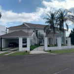 Casa à venda com 5 quartos, sendo 4 suítes, no condomínio Santa Teresa, Itupeva - SP
