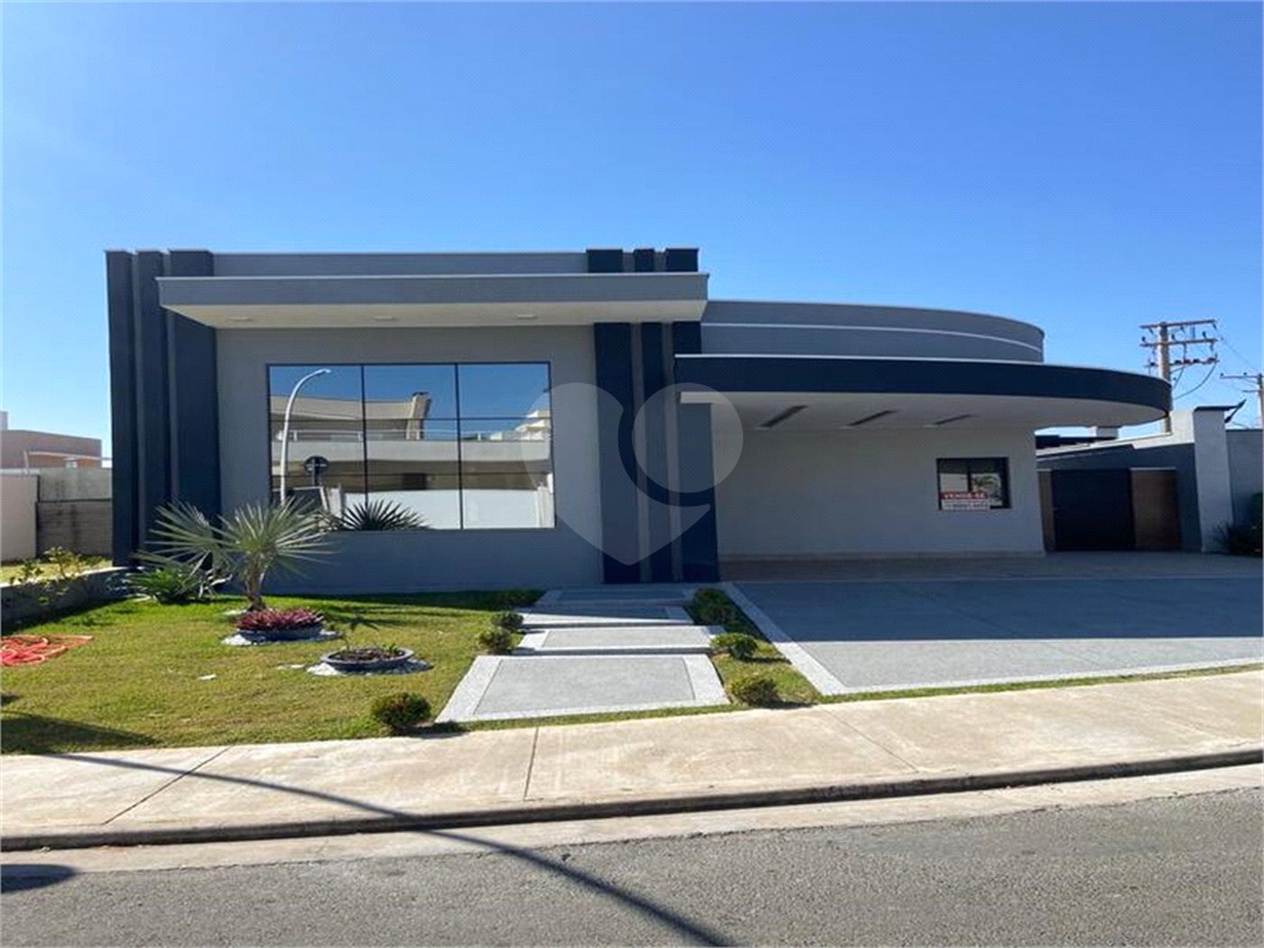 Casa à venda com 3 suítes no condomínio Residencial Maria Dulce, Indaiatuba - SP