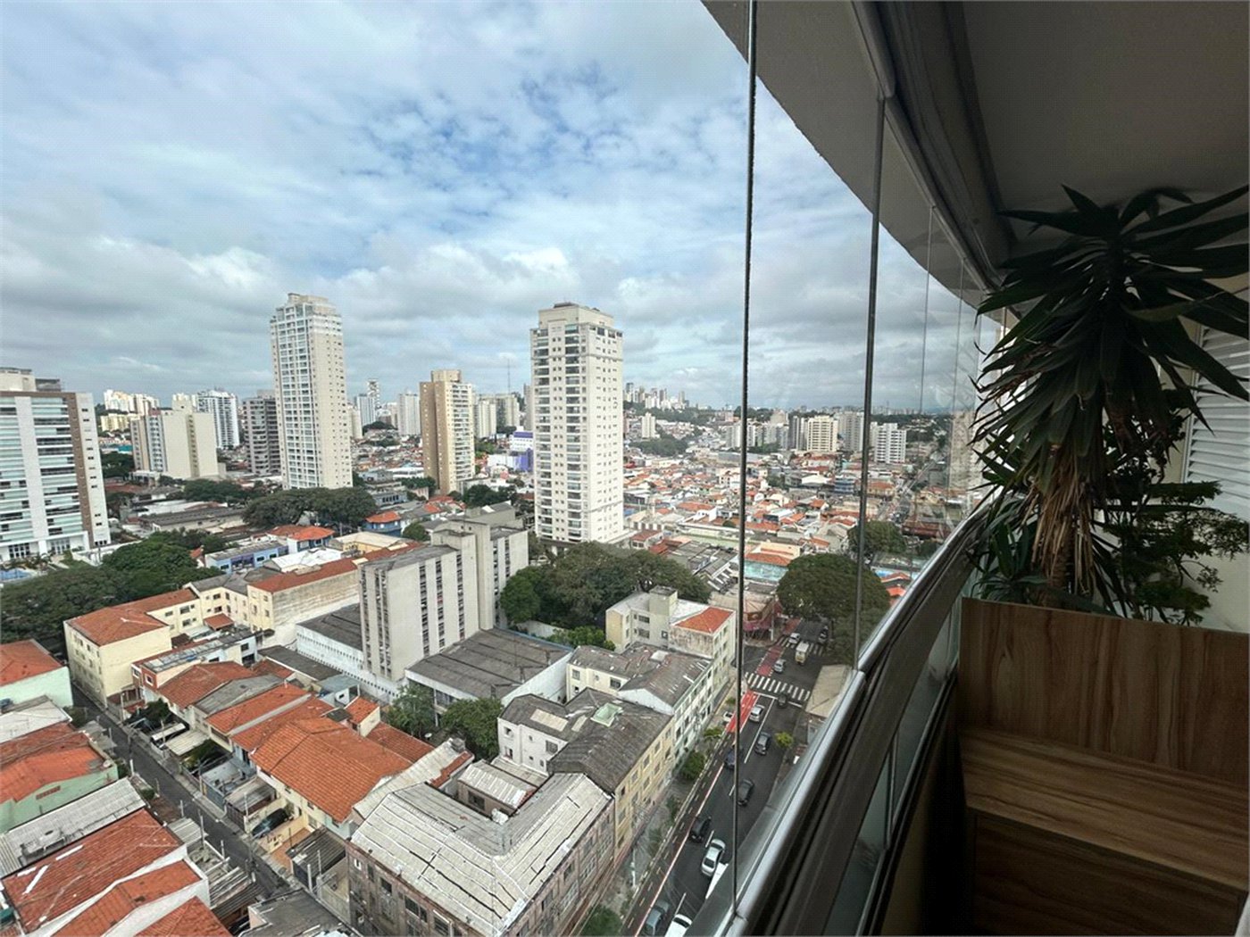 Apartamento à venda com 2 quartos, sendo 1 suíte,  em Vila Romana, São Paulo, SP