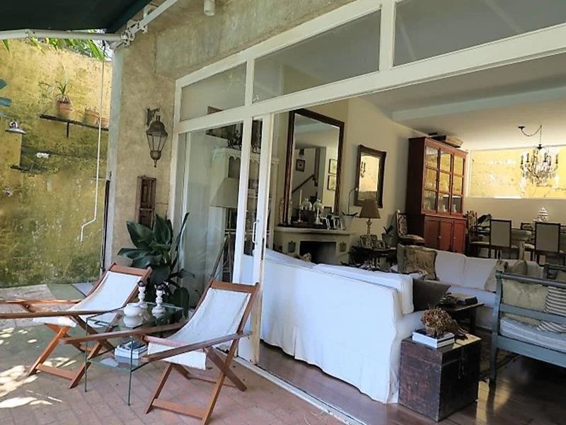 Casa à venda com 4 quartos, sendo 2 suítes, em Jardim Morumbi, São Paulo, SP
