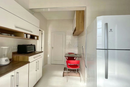 Apartamento Frente Mar com 4 Quartos para Venda ou Locação em Pitangueiras – Guarujá/SP