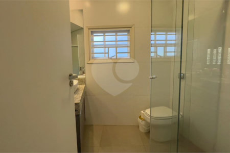 Casa à venda com 3 quartos, sendo 1 suíte,  no condomínio Jardim das Flores, Sorocaba - SP
