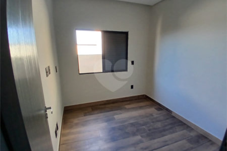 Casa à venda com 3 quartos, sendo 1 suíte,  no condomínio Jardim, Sorocaba - SP