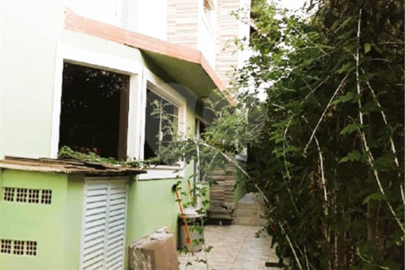 Sobrado à venda com 5 quartos, sendo 3 suítes, em Campos de Atibaia, Atibaia, SP