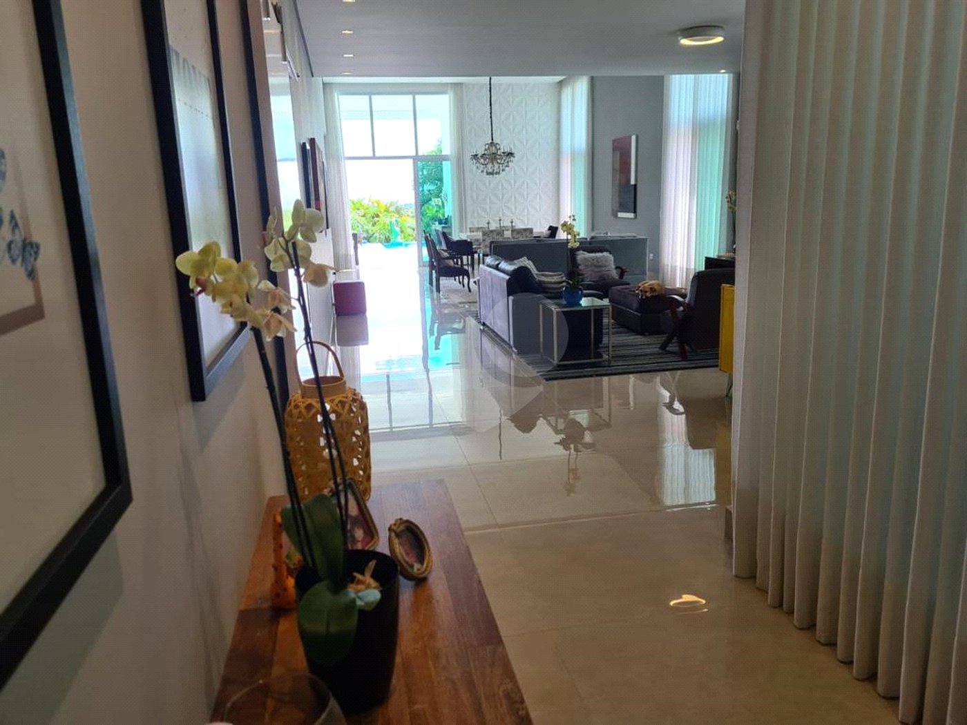 Casa à venda com 3 suítes no condomínio Vintage, Cotia - SP