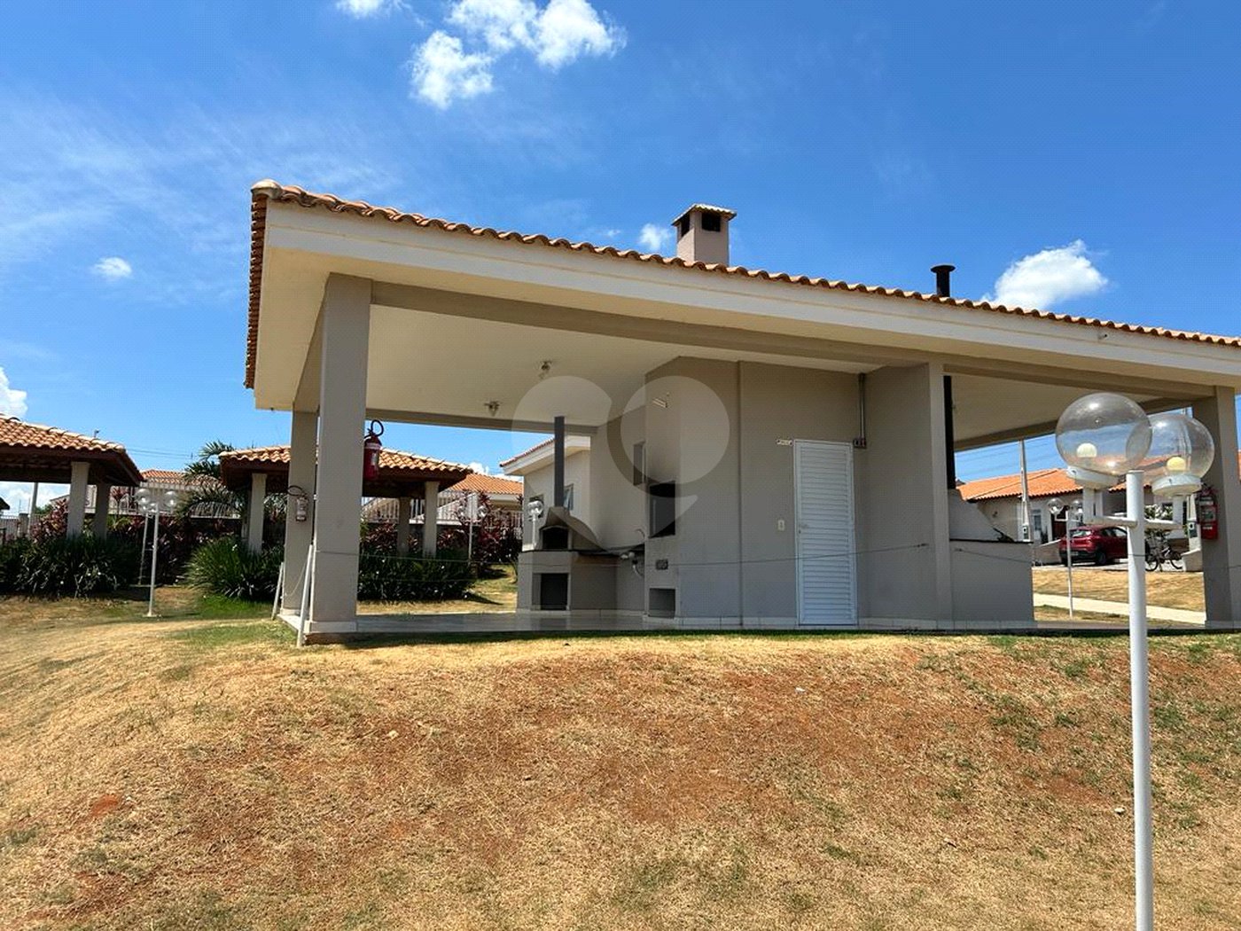 Casa à venda com 2 quartos no condomínio Residencial Estoril, Sorocaba - SP