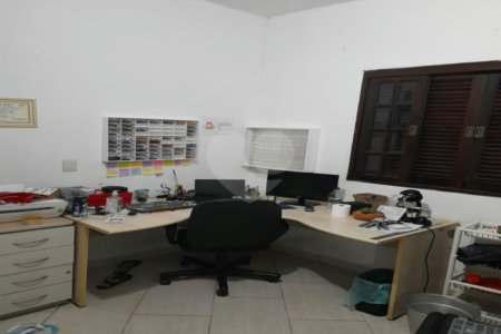 Casa à venda com 4 quartos, sendo 1 suíte, em City Bussocaba, Osasco, SP