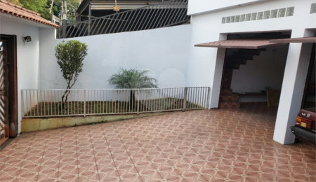 Sobrado à venda com 3 quartos, sendo 1 suíte,  em Vila Guaca, São Paulo, SP