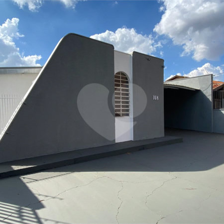 Casa à venda ou para alugar em Vila João Godói, Araraquara, SP